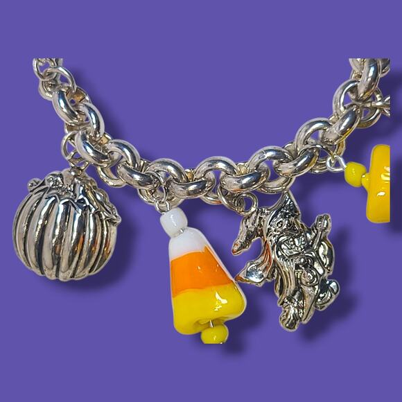 Vintage Silver Tone Halloween Charm Bracelet Glass Candy Corns Pumpkins 8" - Picture 6 of 6